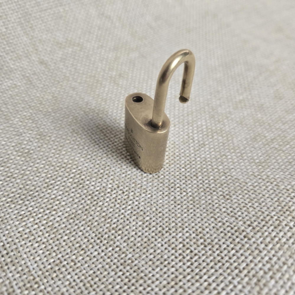 Louis Vuitton Lock and Key #308 Gold Brass Padlock Authentic - Picture 5 of 7